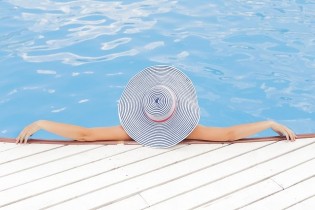 Où trouver une maison de vacances pour 10 personnes ?